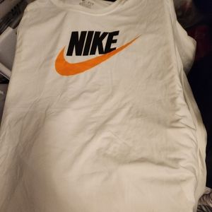Nike t-shirt